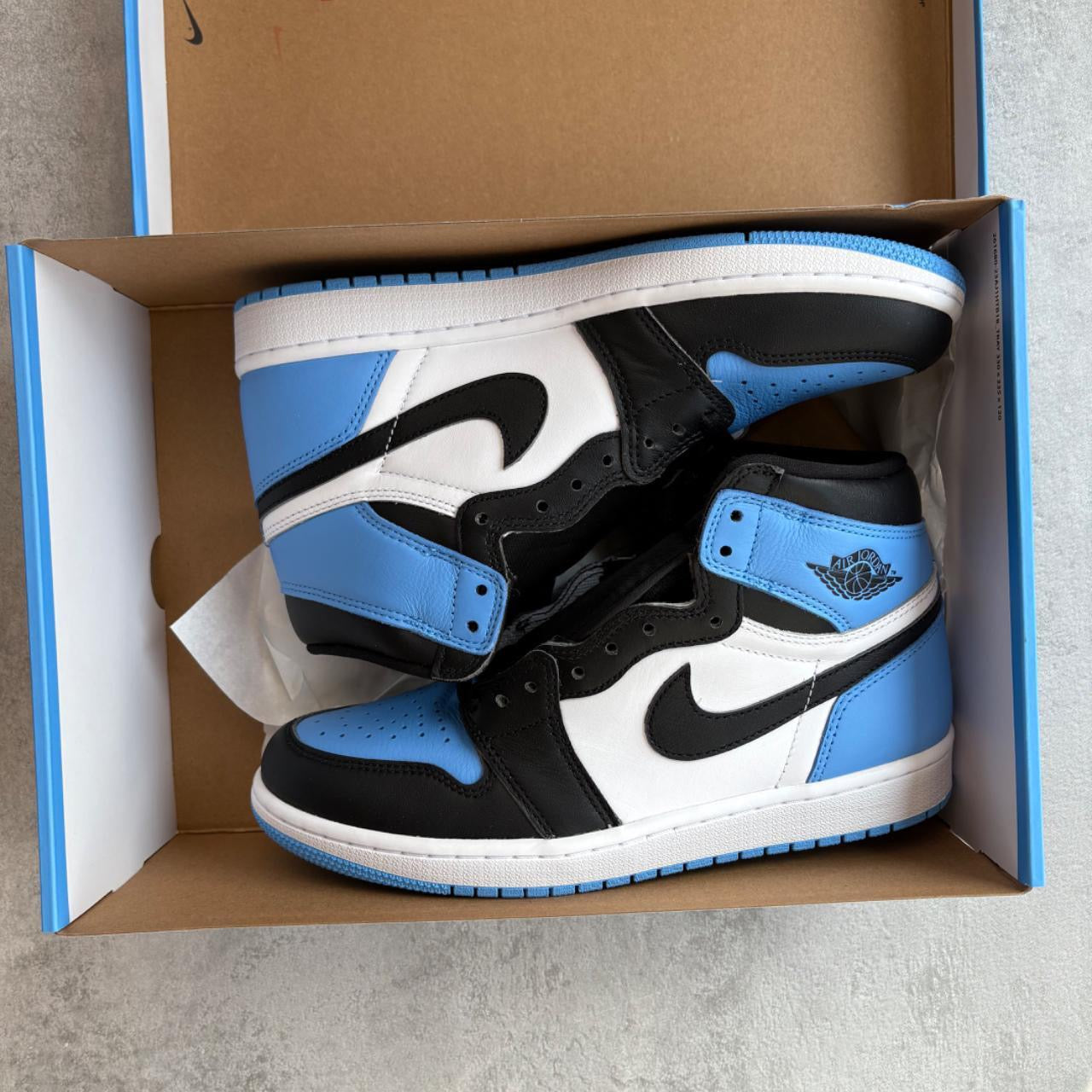 Air Jordan 1 Retro High OG 'UNC Toe' / University Blue