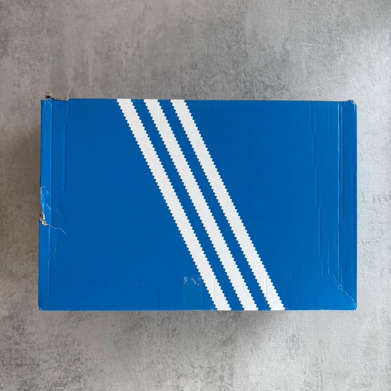 AdiFOM Q Off-White