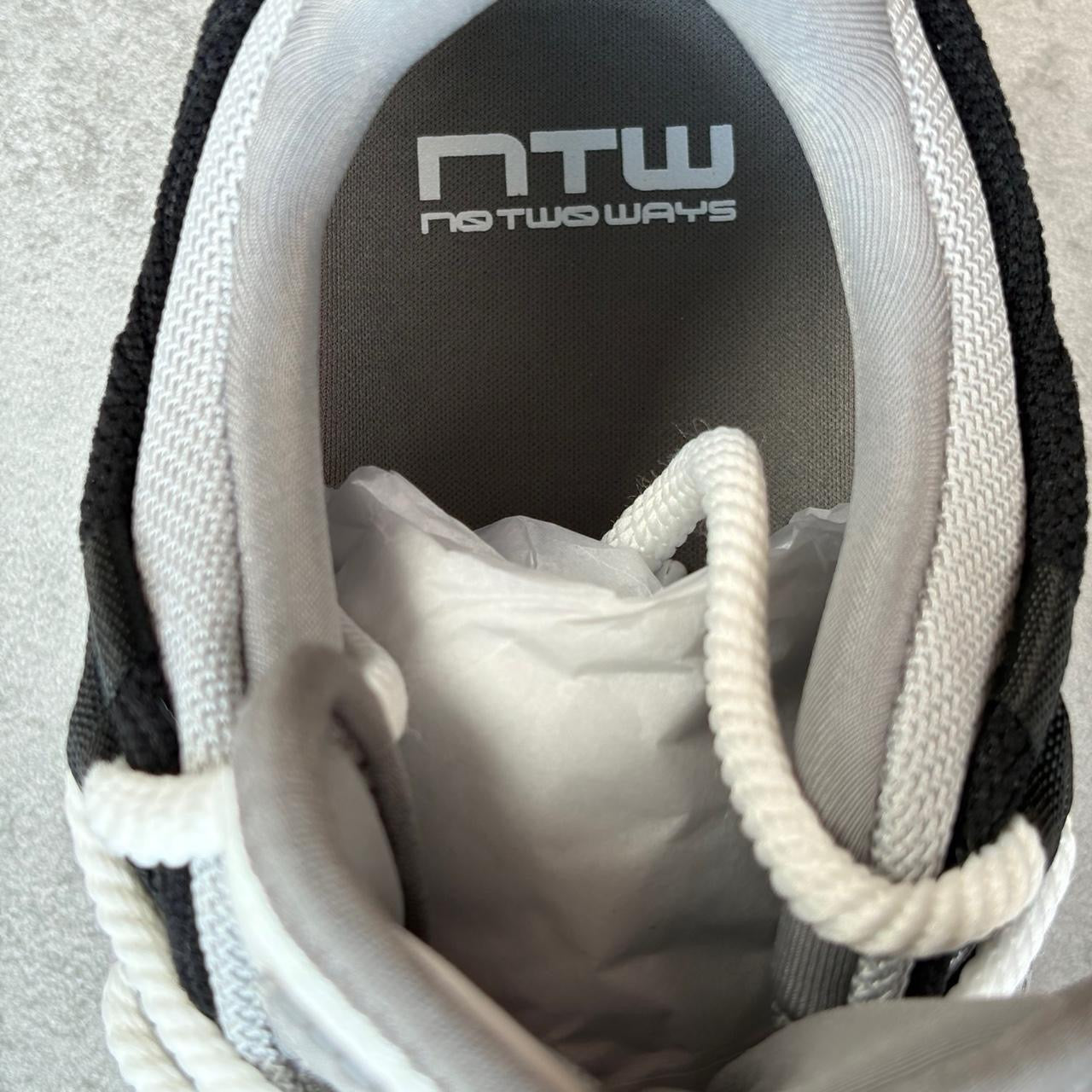 NoTwoWays Model 1 - Concrete / London Cloud / True White / Onyx