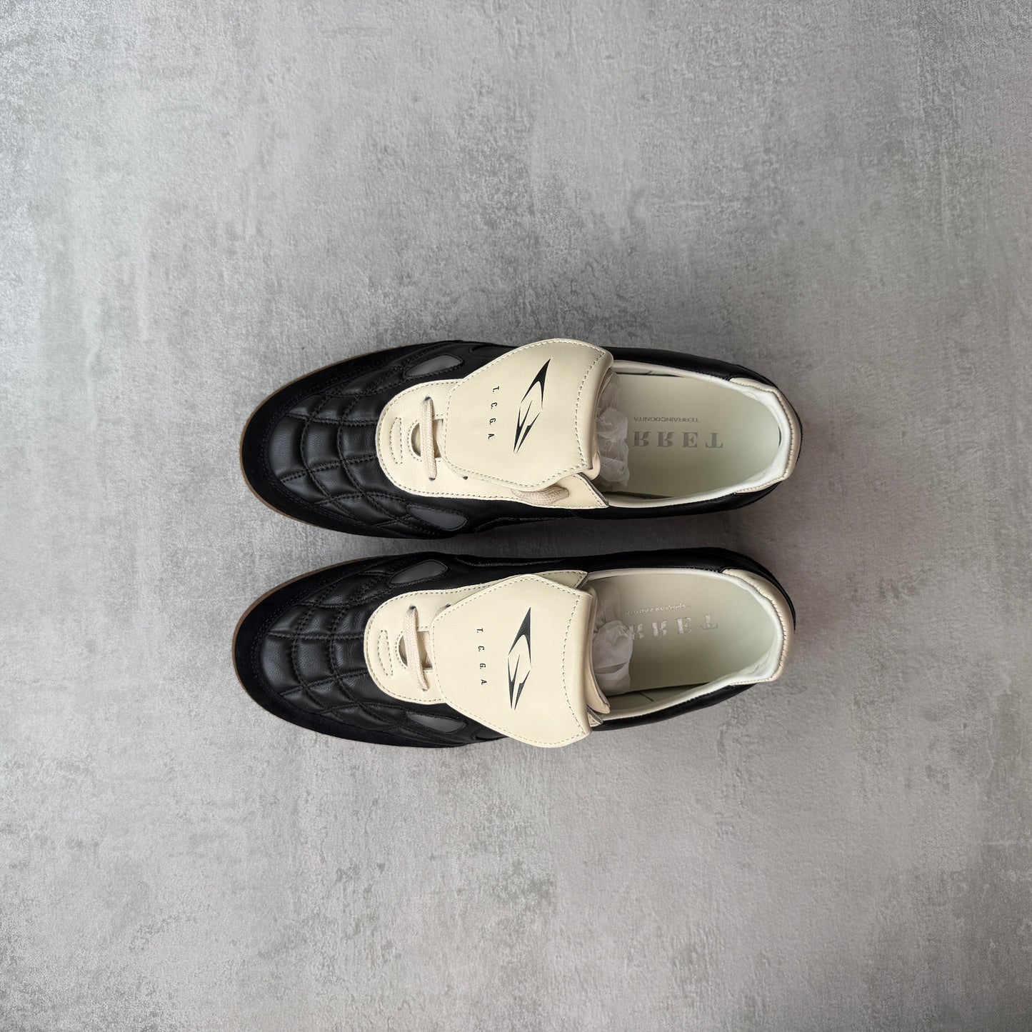Terraincognita Ramble-01 sheepskin and high-gloss cowhide suede
