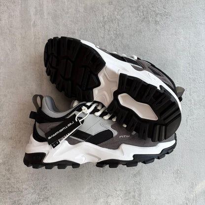 NoTwoWays Model 1 - Concrete / London Cloud / True White / Onyx