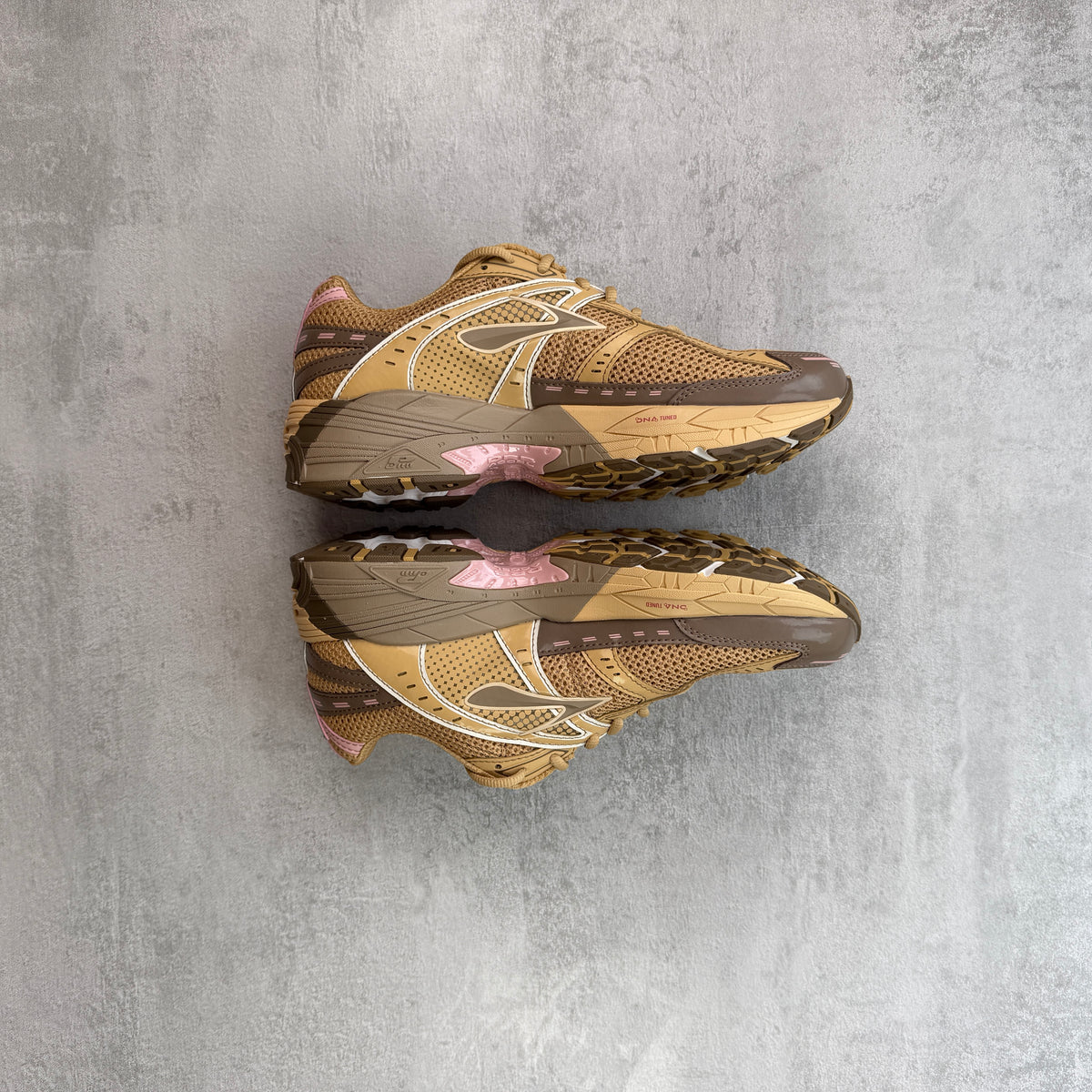 Brooks Adrenaline GTS 10 Wood Thrush Cub Soybean