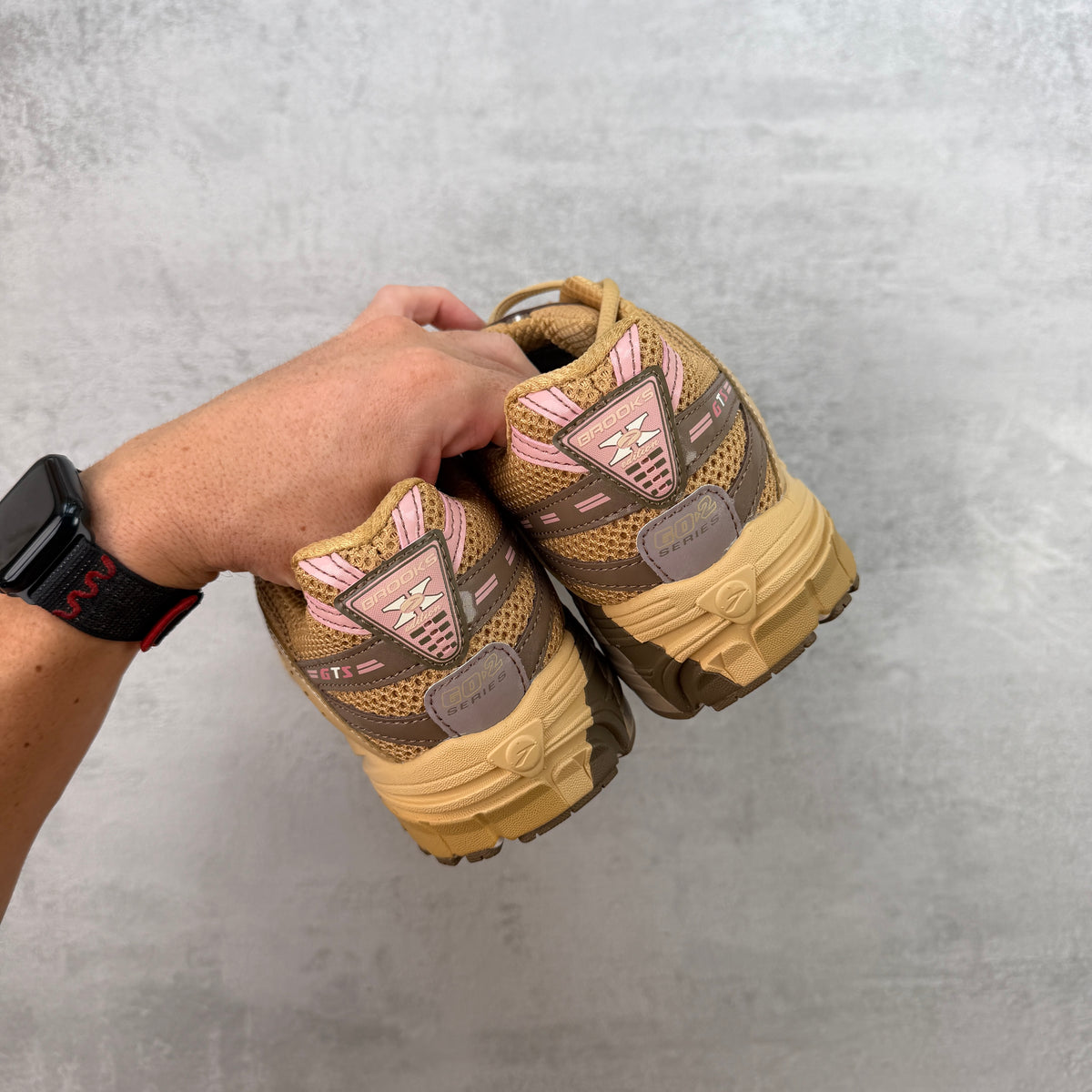 Brooks Adrenaline GTS 10 Wood Thrush Cub Soybean
