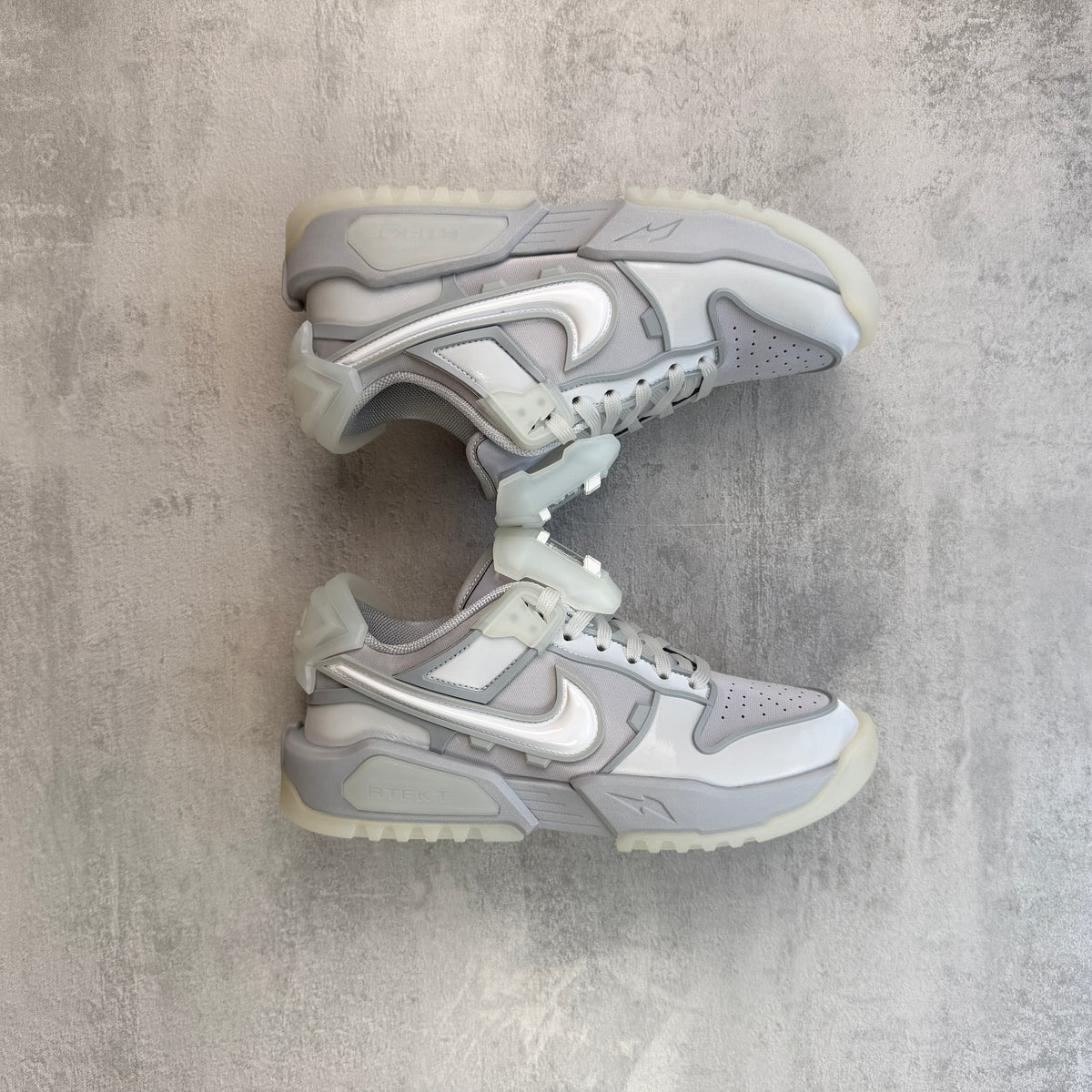 RTFKT x Nike Dunk Genesis Low “Ghost”