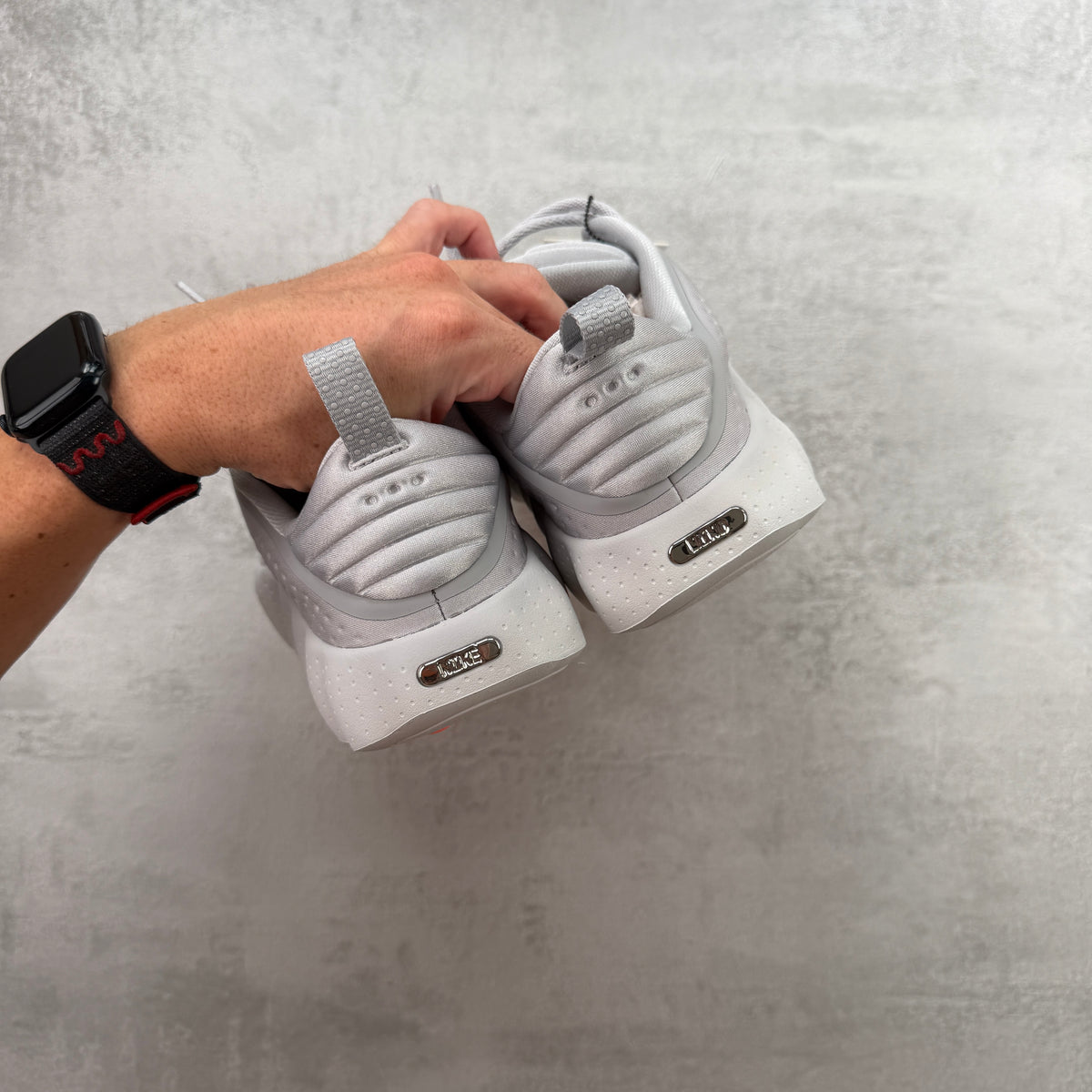 Nike Mind 002 Light Smoke Grey