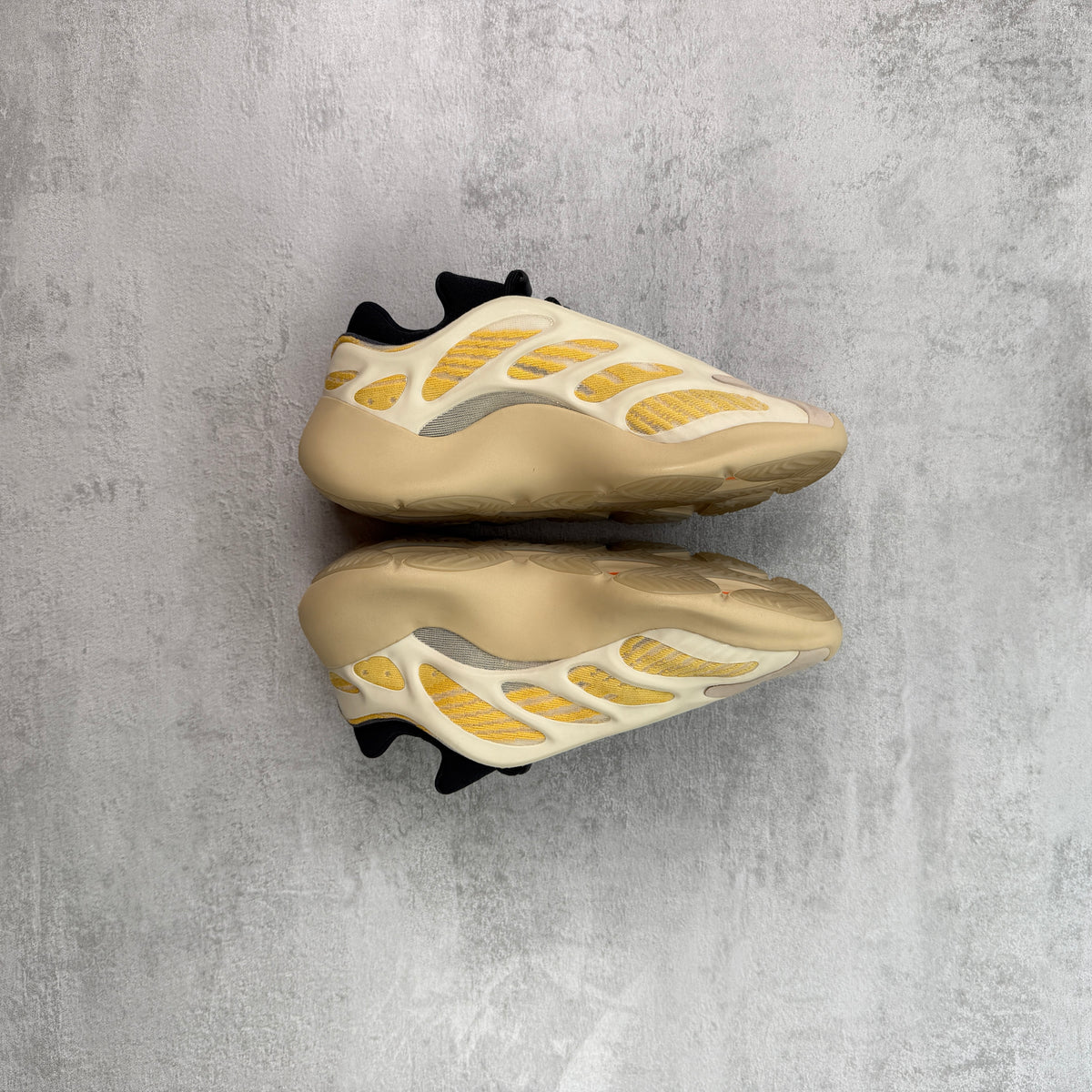 Adidas Yeezy 700 V3 Safflower UK 5.5