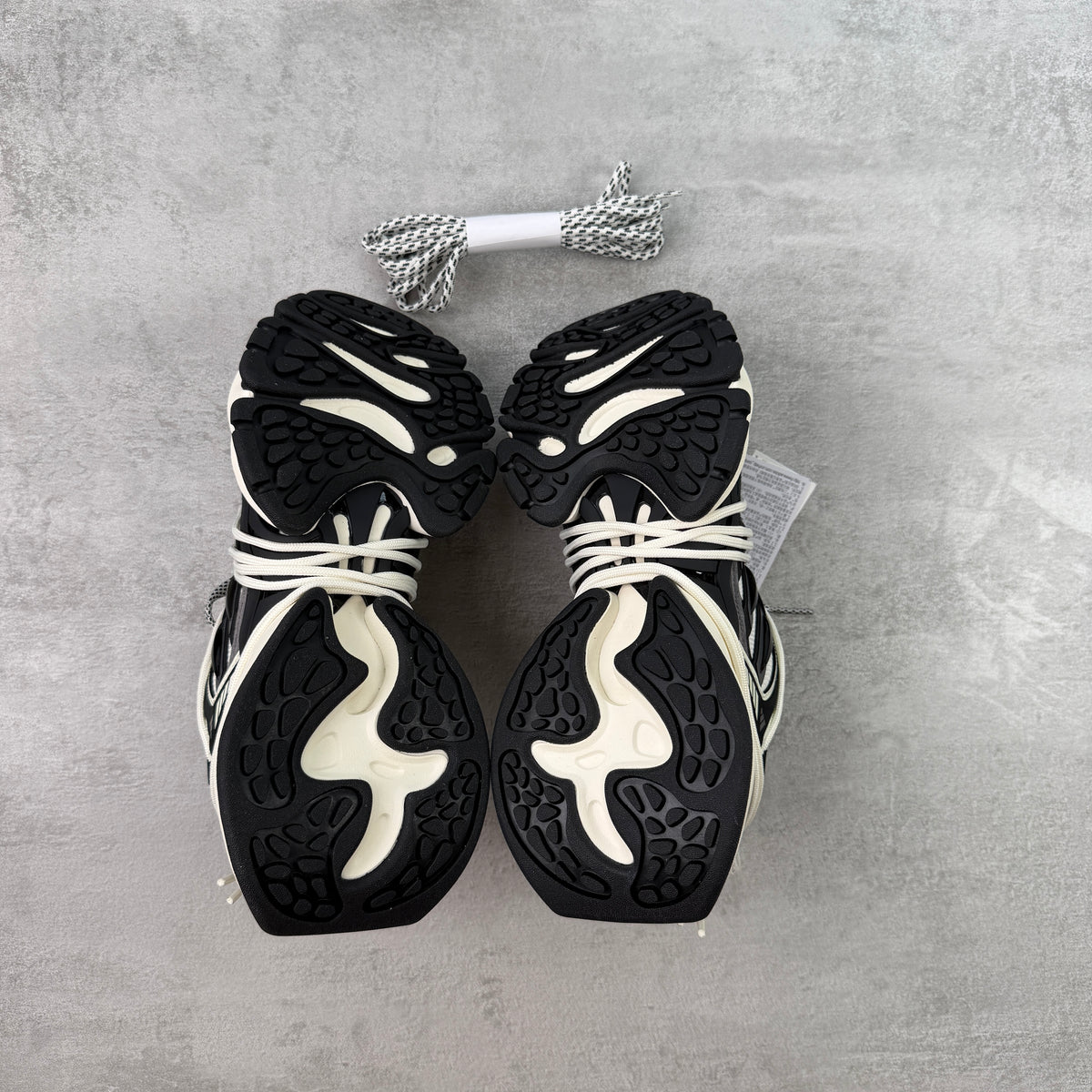 Adidas XLG Runner Deluxe 2.0 Off White Black