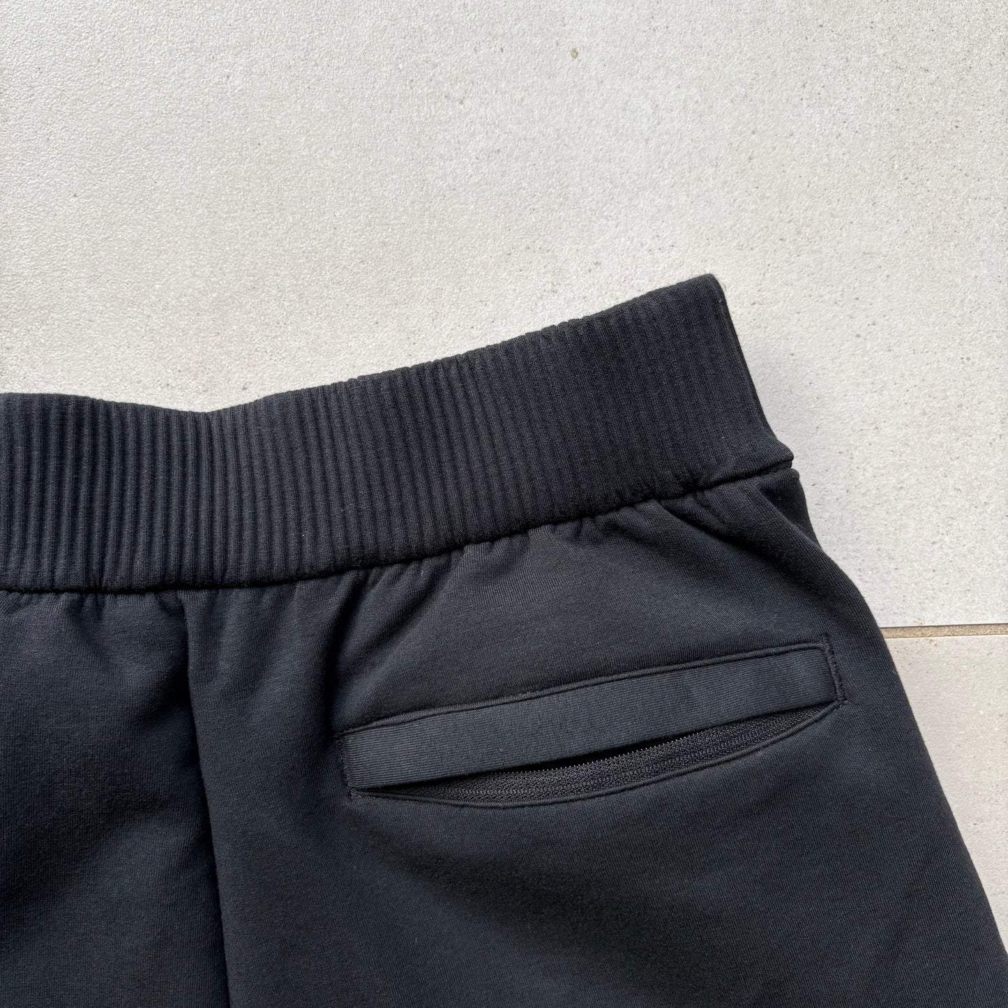 Nike 24.7 ImpossiblySoft Men's Dri-FIT Trousers Black/Dark Smoke Grey