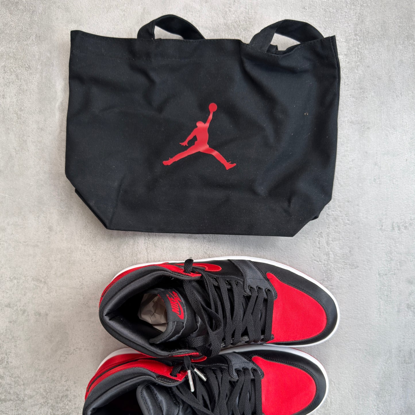 Air Jordan 1 Retro High OG ‘Satin Bred’ (W)