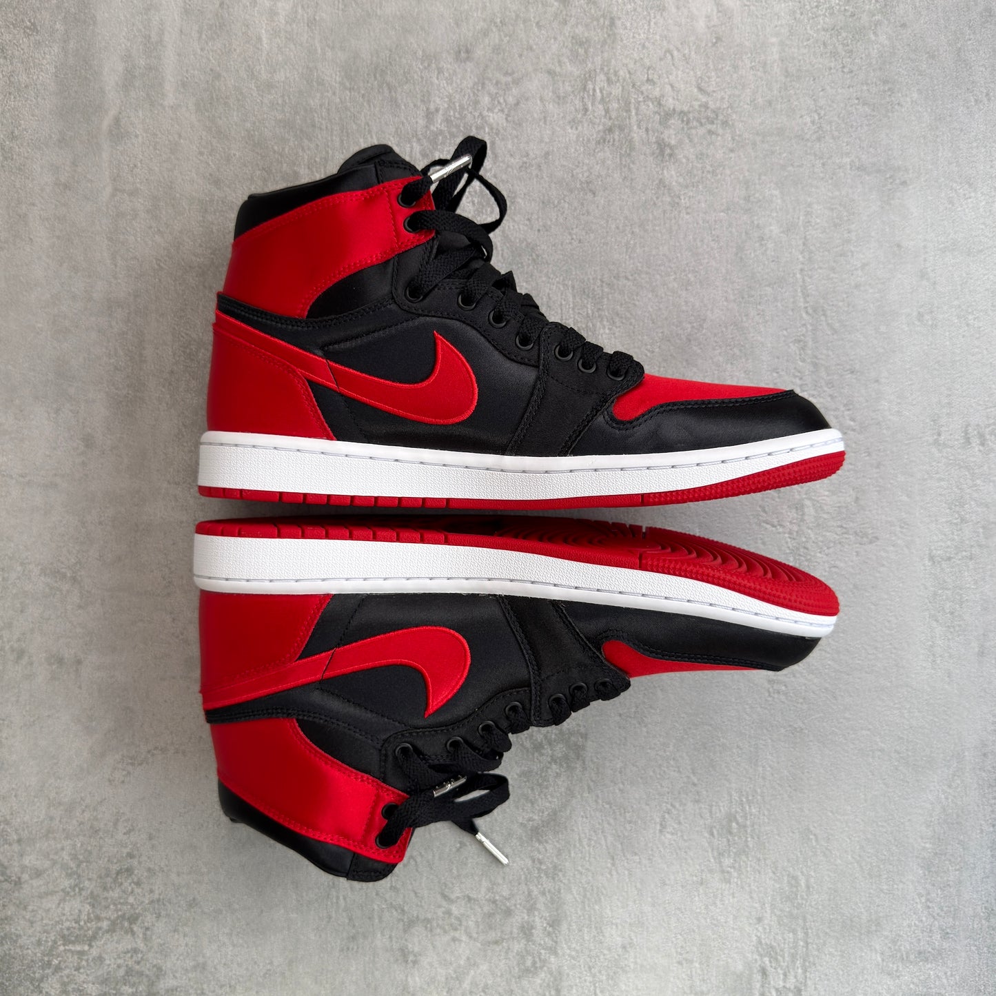 Air Jordan 1 Retro High OG ‘Satin Bred’ (W)