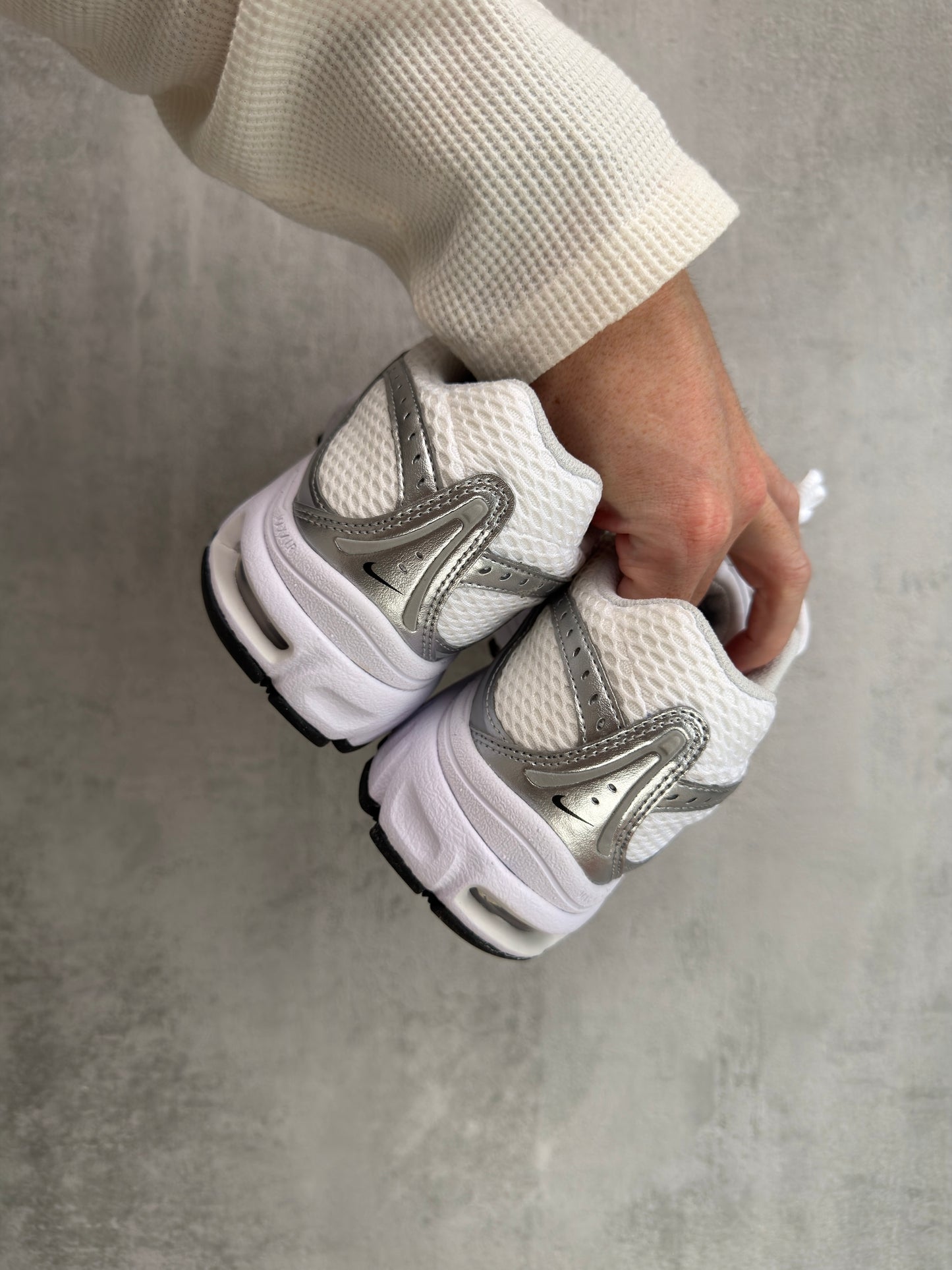 Nike Air Max Moto 2K White Photon Dust (W)