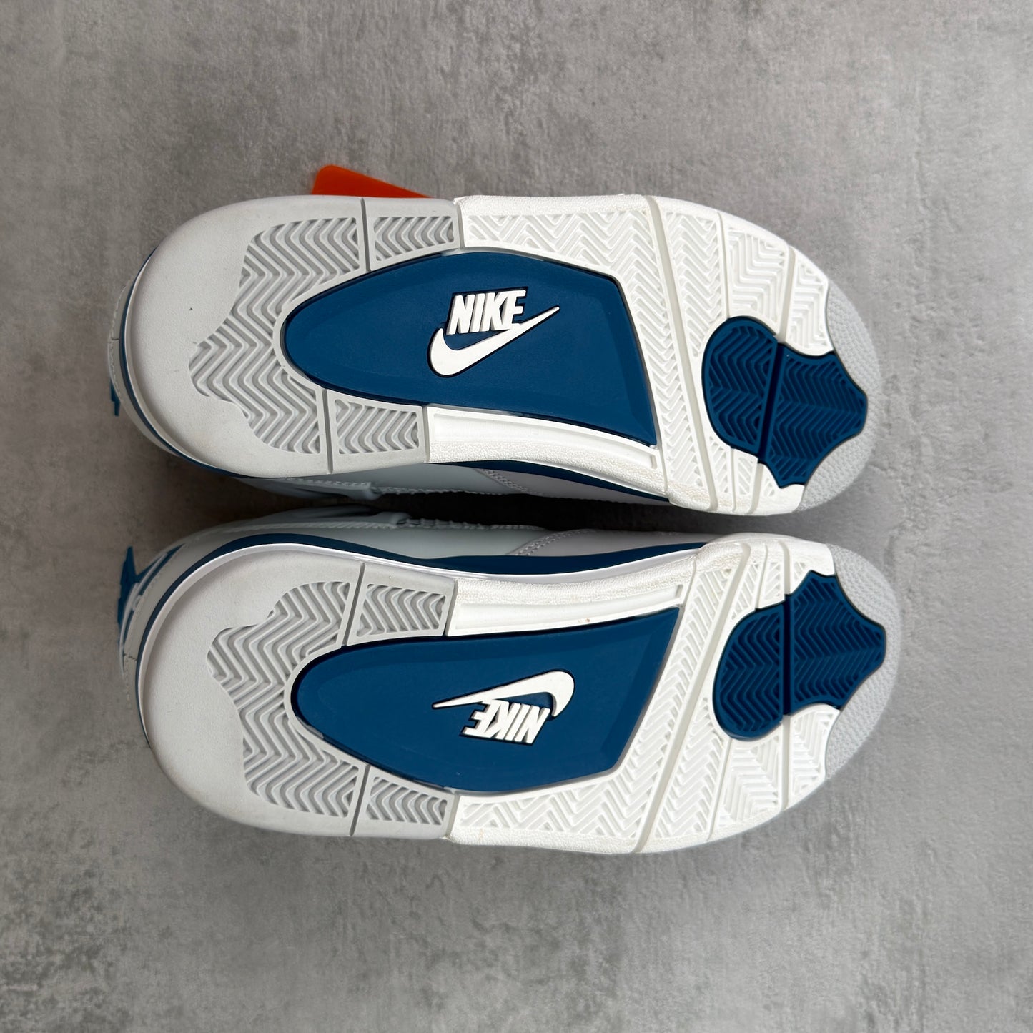 Air Jordan 4 Retro 'Military Blue' (2024)
