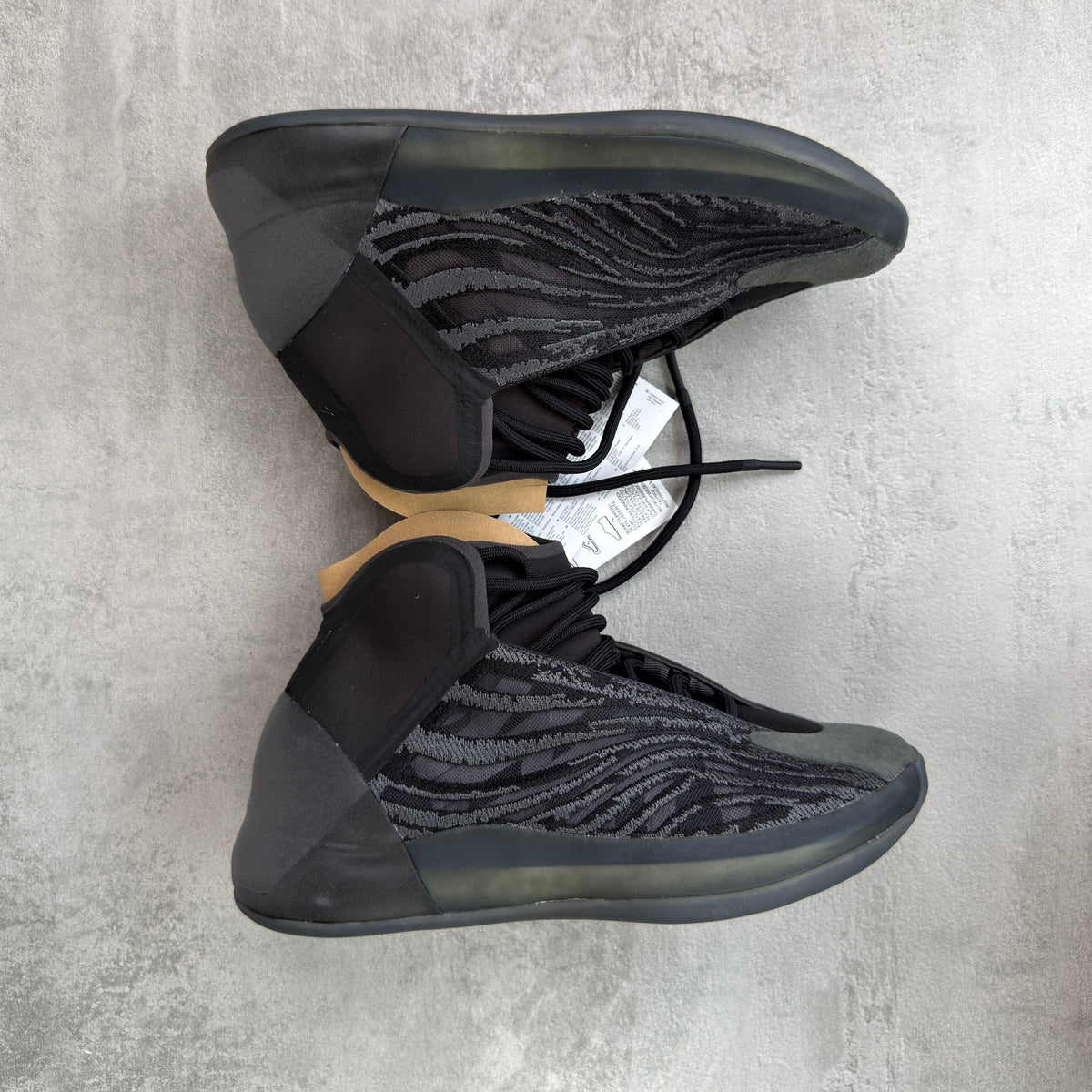 Adidas Yeezy QNTM Onyx