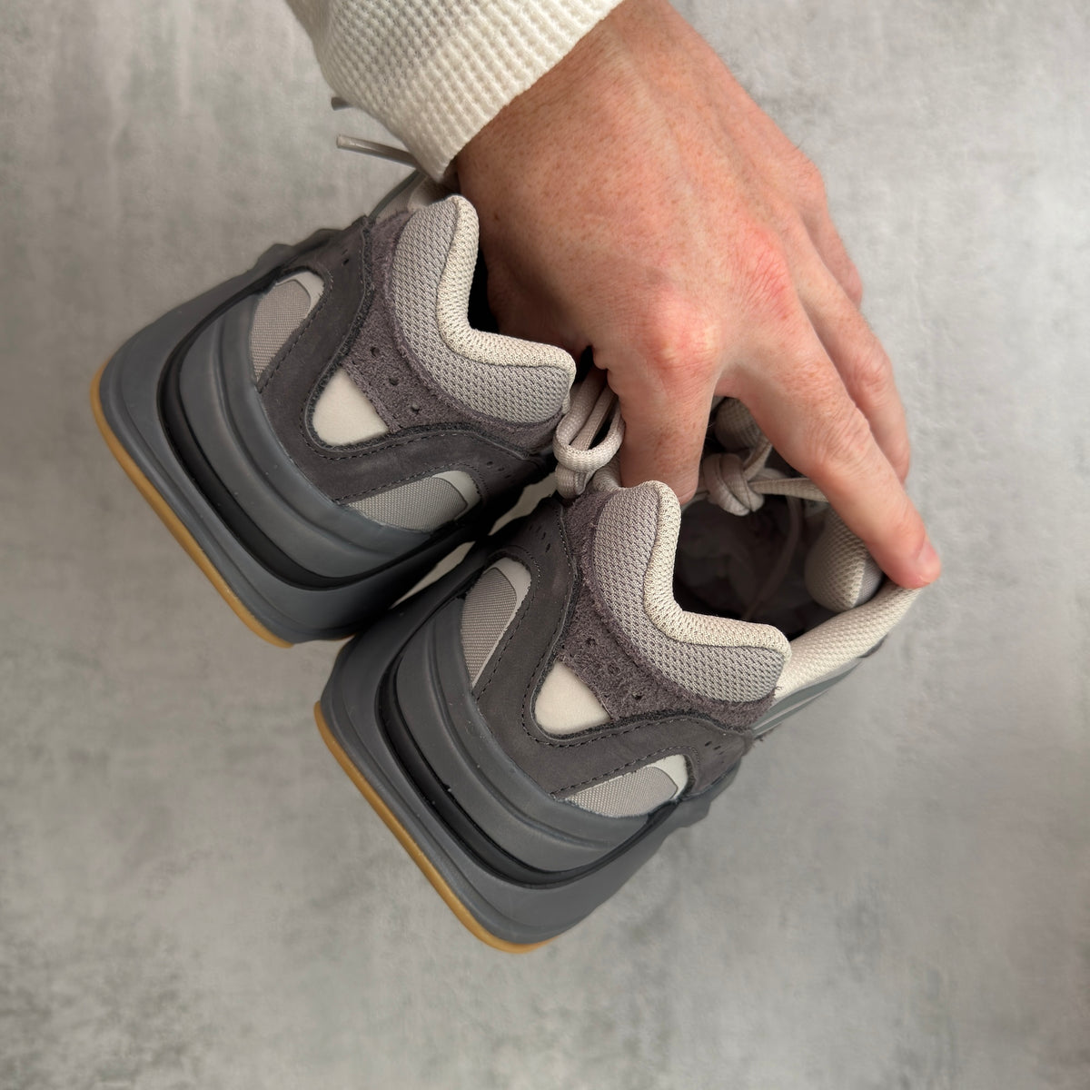Adidas Yeezy Boost 700 V2 Tephra