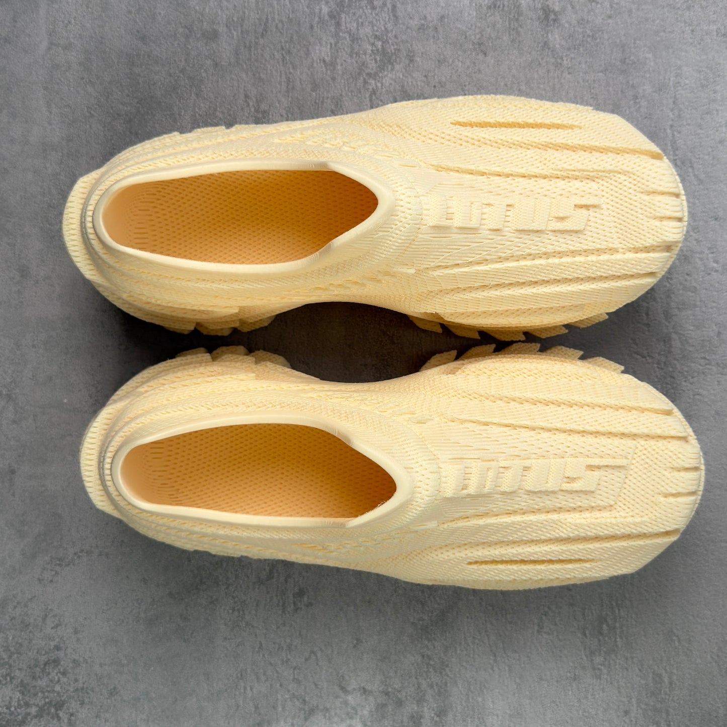 Zellerfeld White Lotus /  Lotus 1