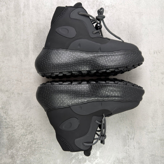 FCTRY Lab Stomper "Triple Black"
