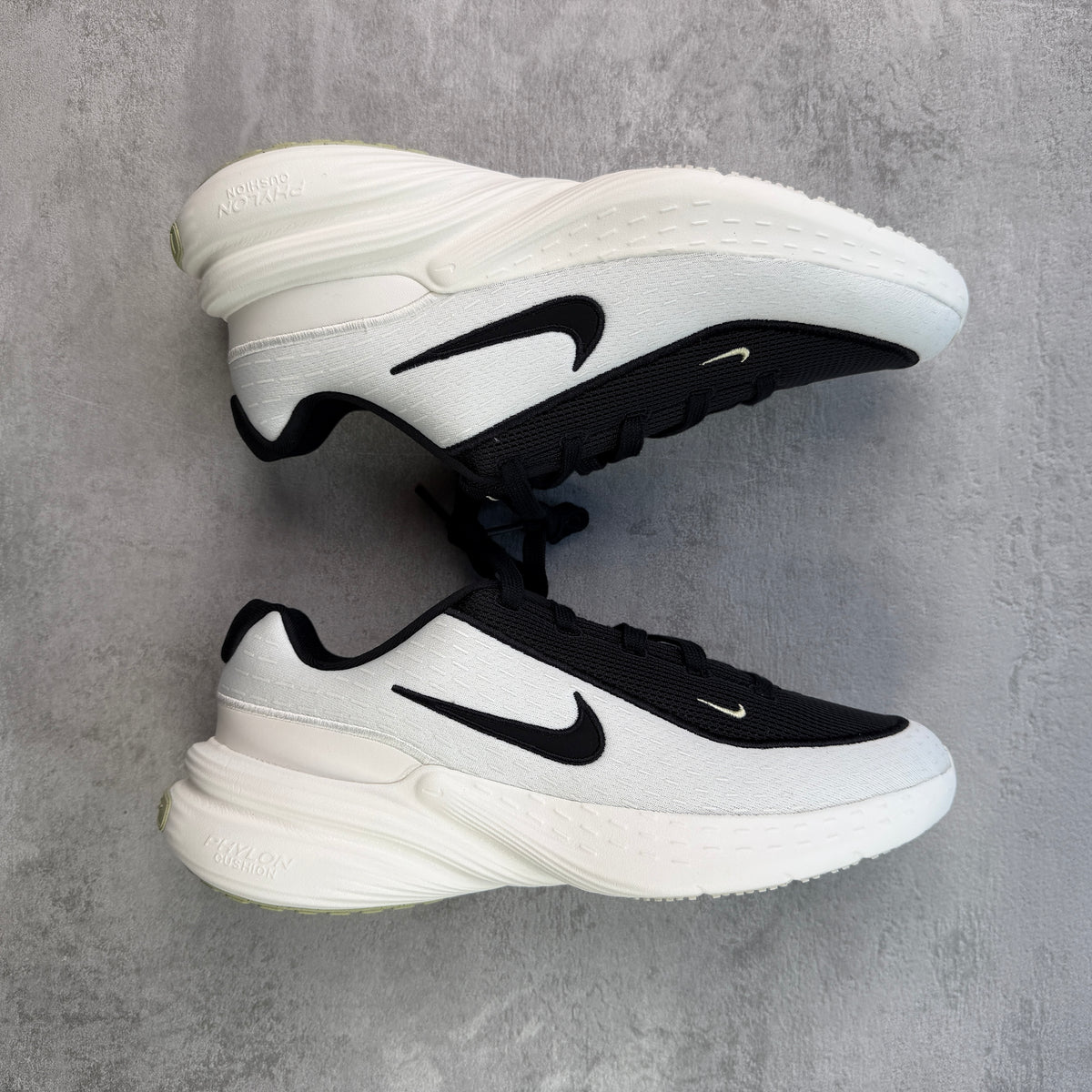 Nike Uplift SC Sail Black Life Lime