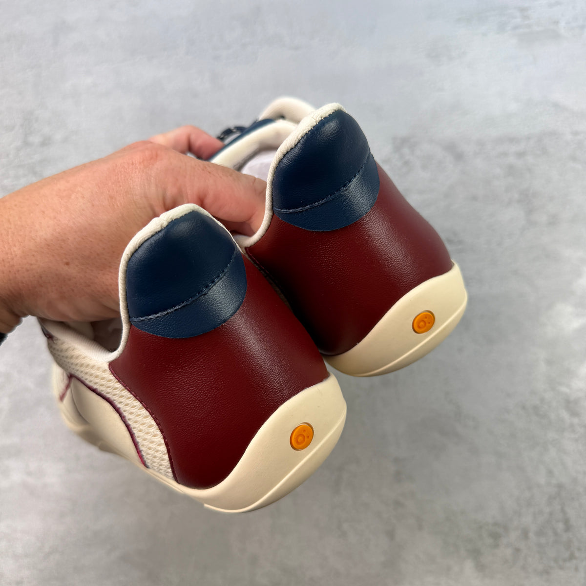 Fajo: AIRO Barefoot Trainers