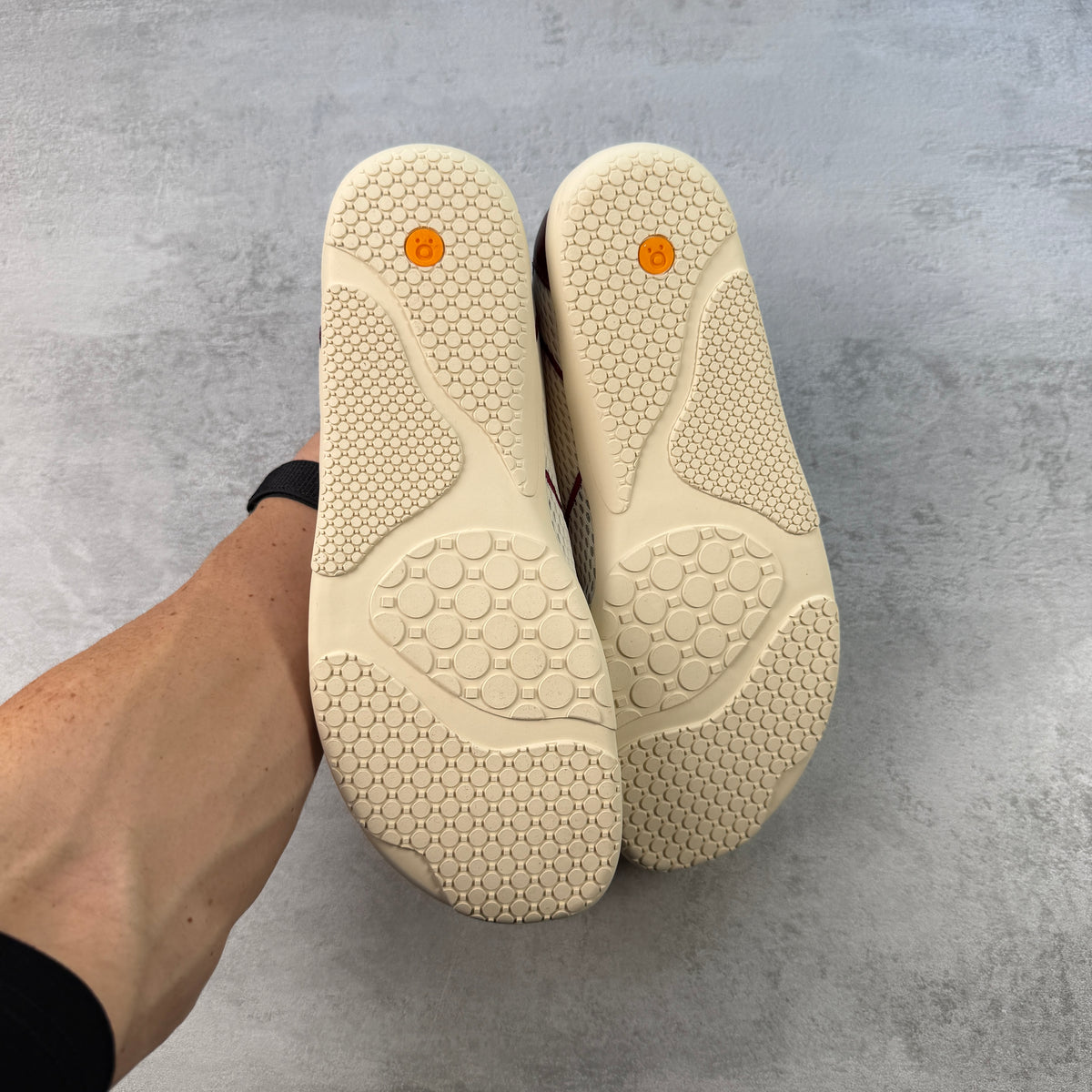 Fajo: AIRO Barefoot Trainers